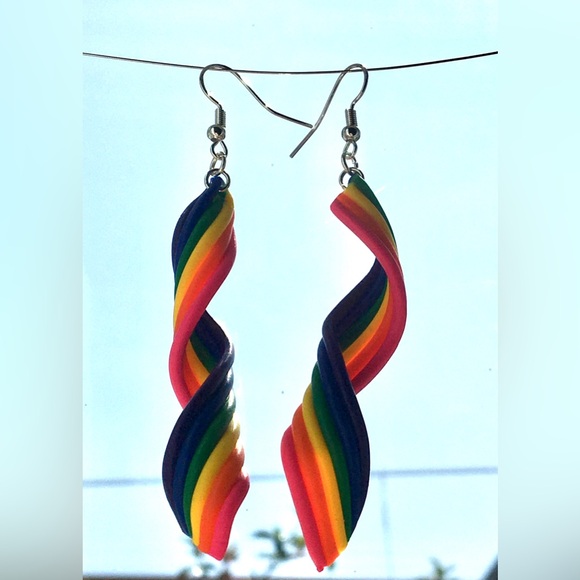 🌈 Rainbow Twist Handcrafted Earrings 💖 - Picture 14 of 15